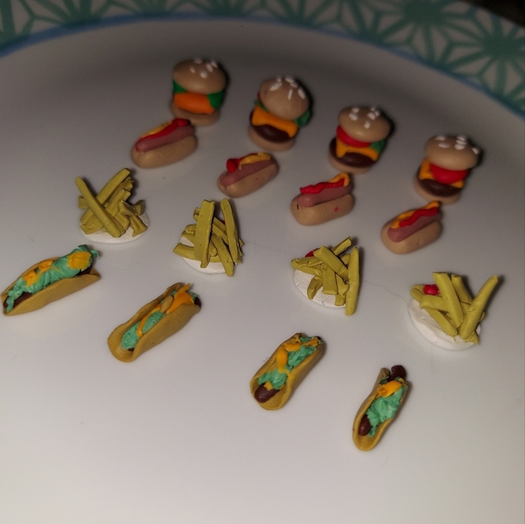 Mini fast food burgers & fries polymer clay dollhouse/ barbie - Picture 4 of 7